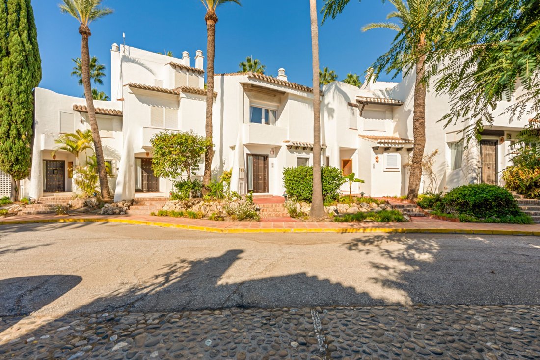 Stadthaus in Cancelada, Estepona, Andalusien 2 - 18914240