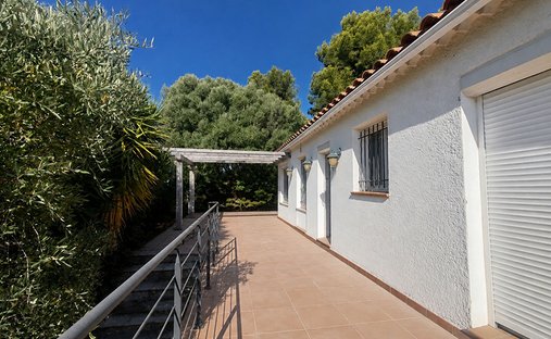 Villa in Ouest, Ollioules, Frankreich 1