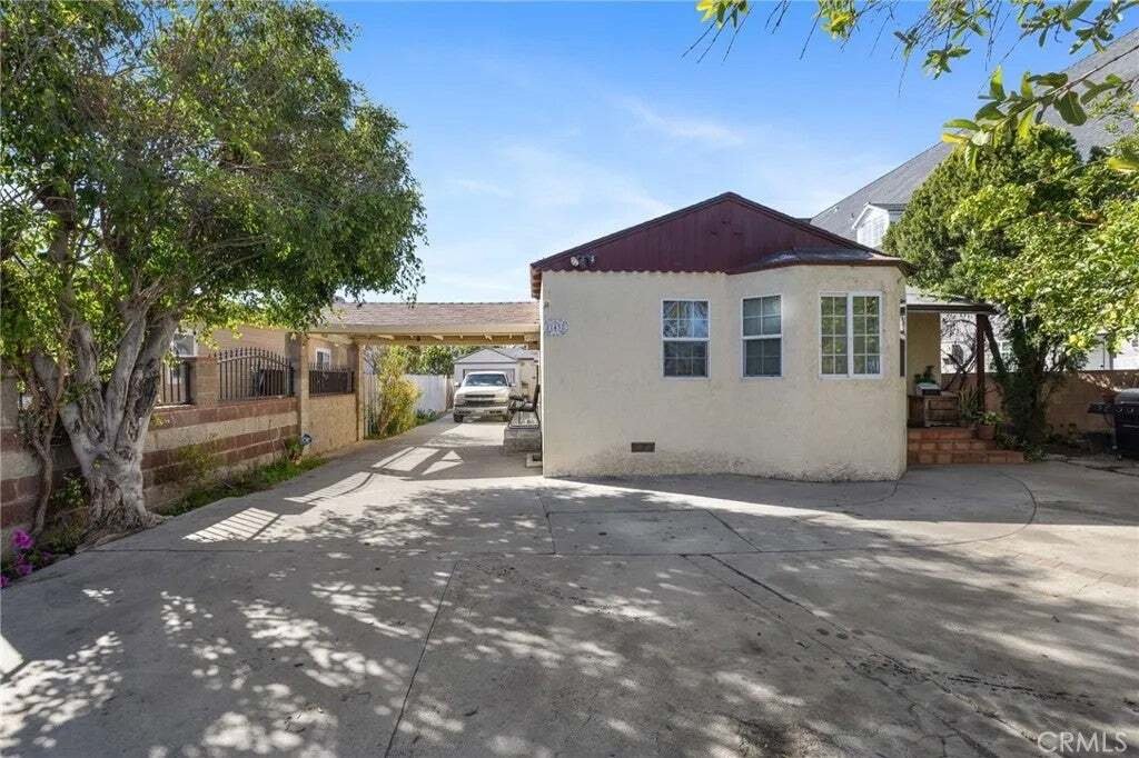 Los Angeles, California, United States 1 - 18913272