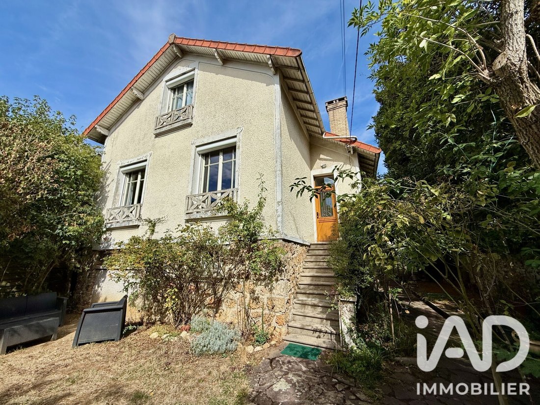 House in Sucy-en-Brie, Ile-de-France, France 1 - 18920082