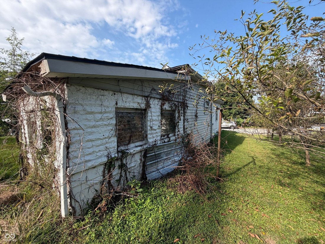 House in Bedford, Indiana, United States 3 - 18908730