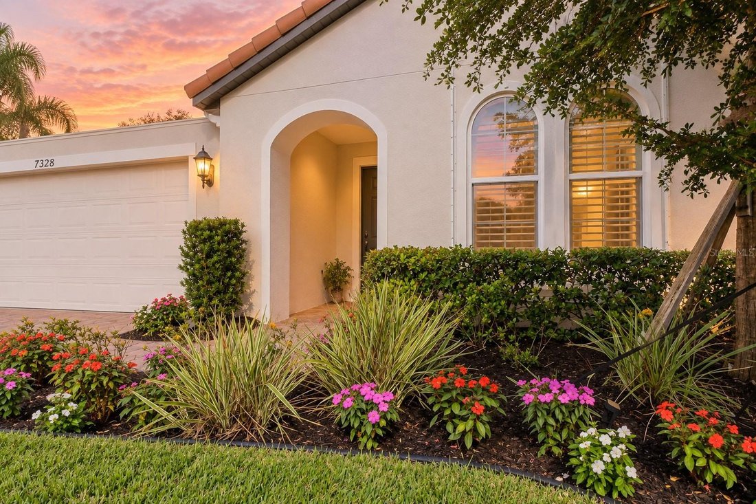 House in Sarasota, Florida, United States 2 - 18905926