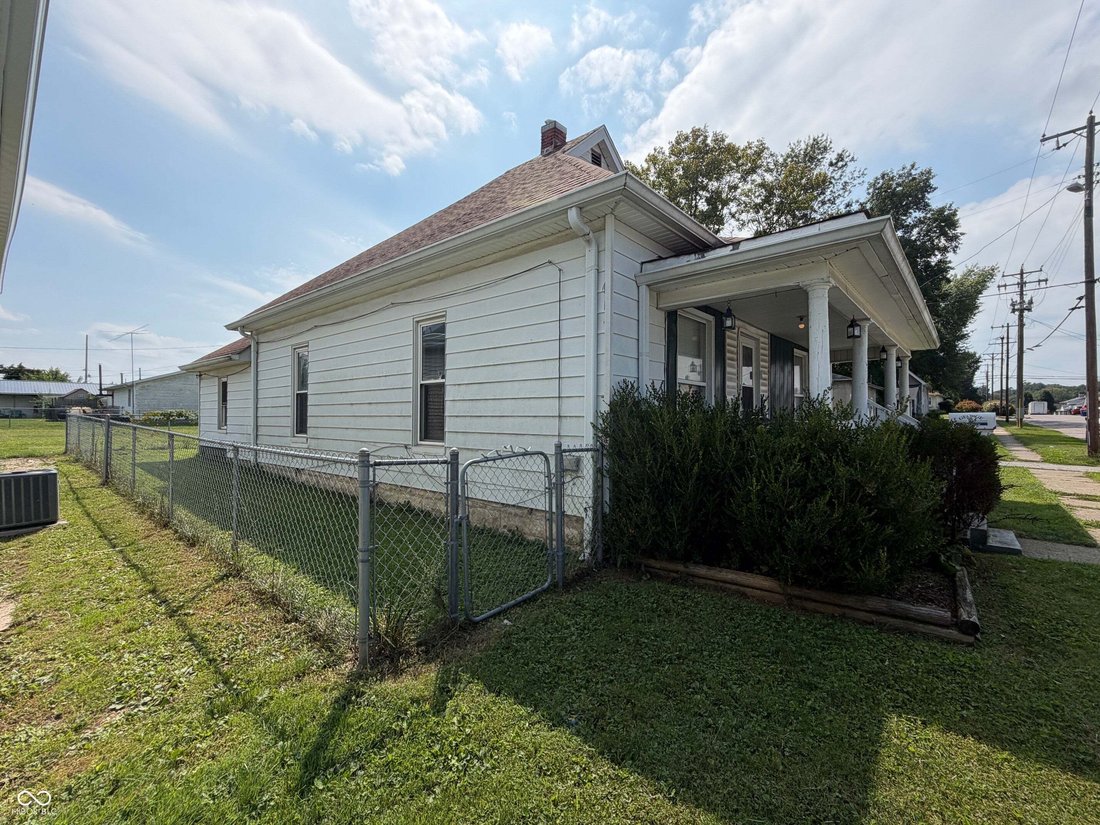 House in Bedford, Indiana, United States 3 - 18908873