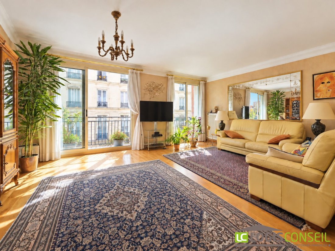 Apartment in Montrouge, Ile-de-France, France 2 - 18912644