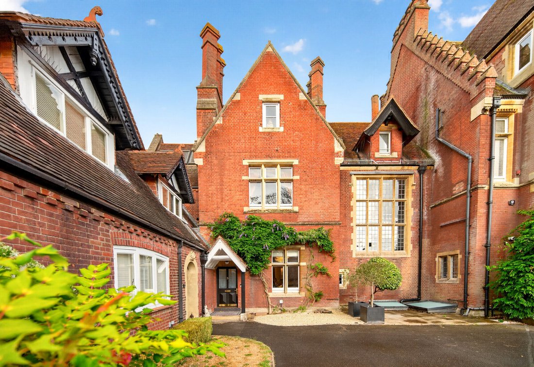 House in Lent Rise, Burnham, England 1 - 18913456