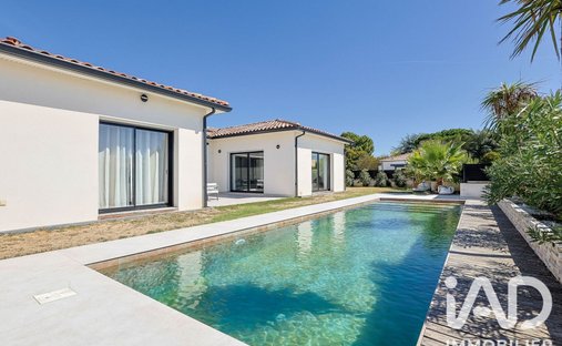 House in Labarthe-sur-Leze, Occitania, France 1