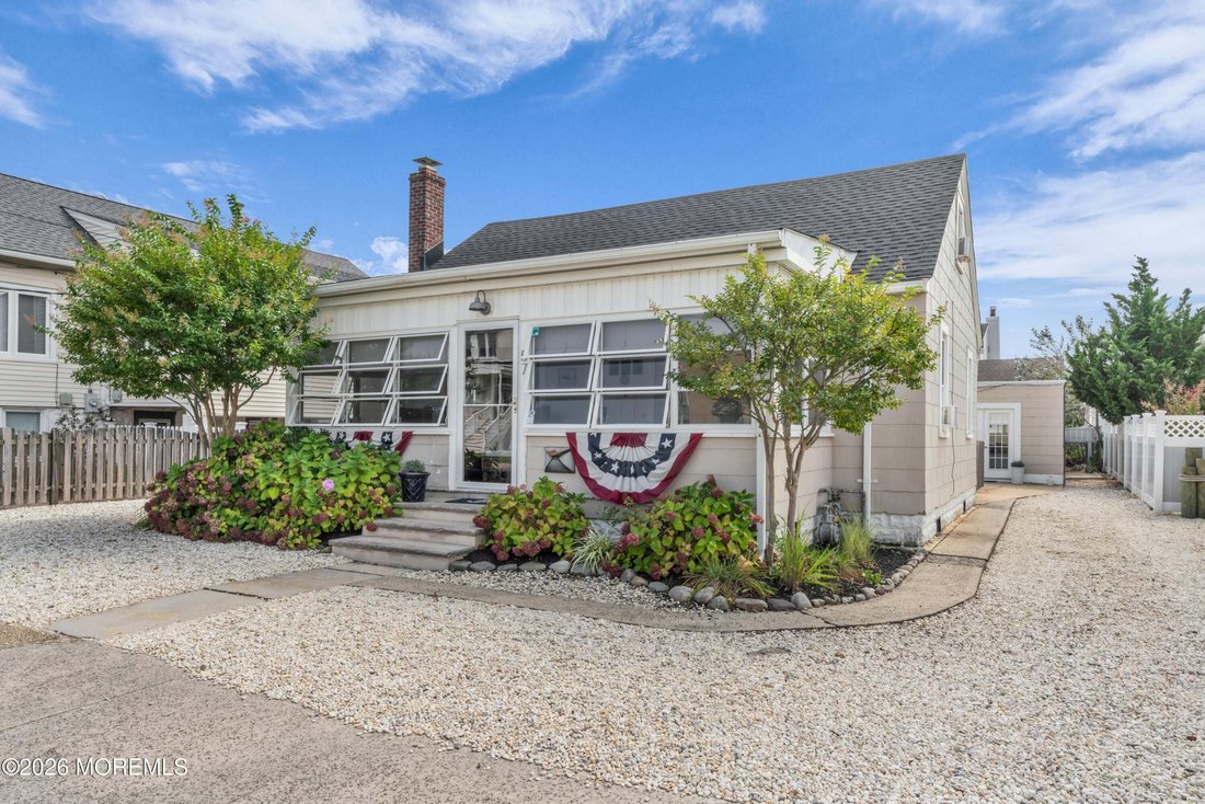 House in Seaside Park, New Jersey, United States 1 - 18912926