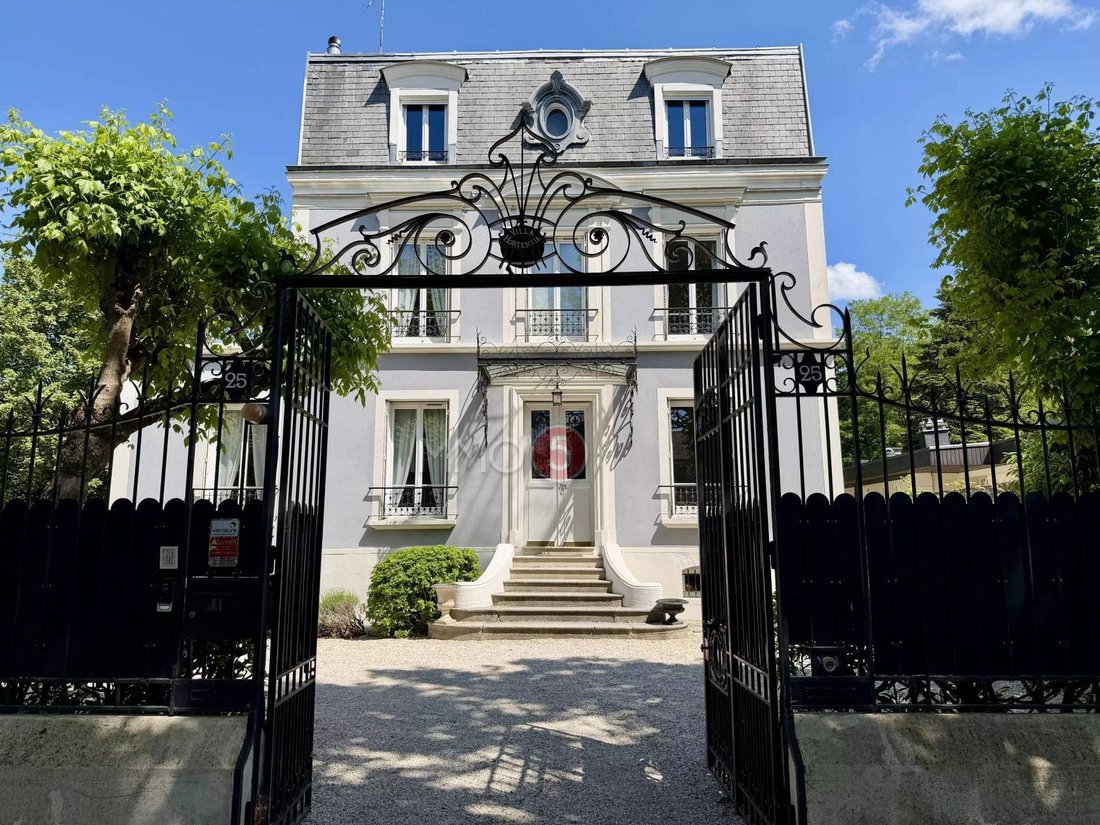 House in Thiers, Le Raincy, France 3 - 18821766