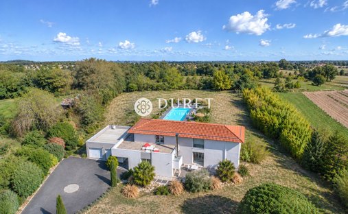 House in Maisdon-sur-Sèvre, Pays de la Loire, France 1