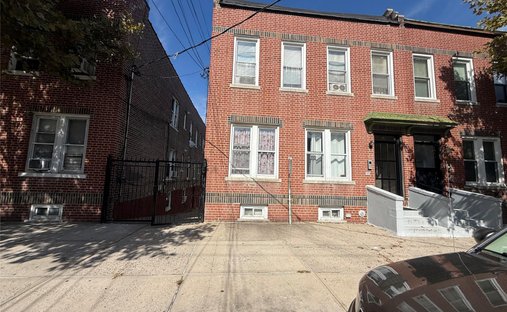 House in New York, New York, United States 1