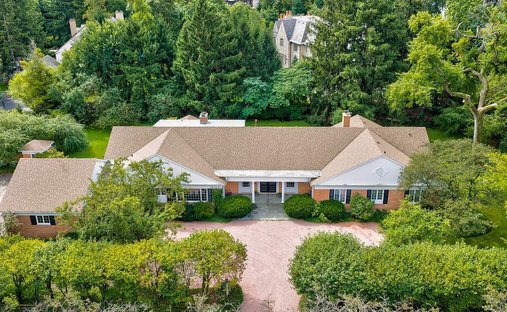 House in Winnetka, Illinois, United States 1