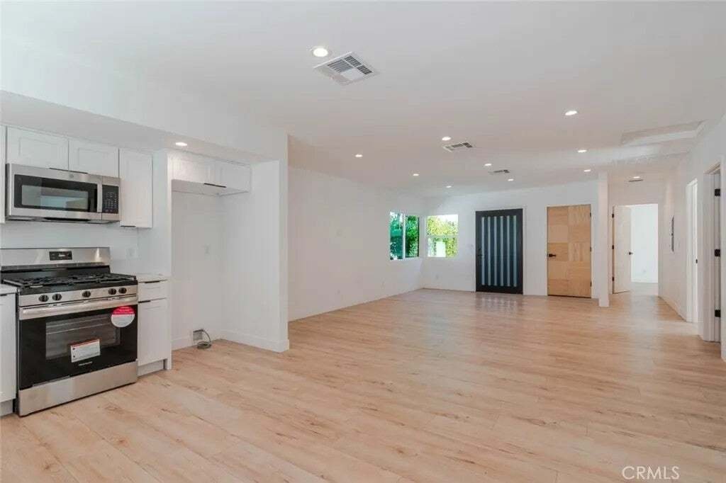 Los Angeles, California, United States 4 - 18654512