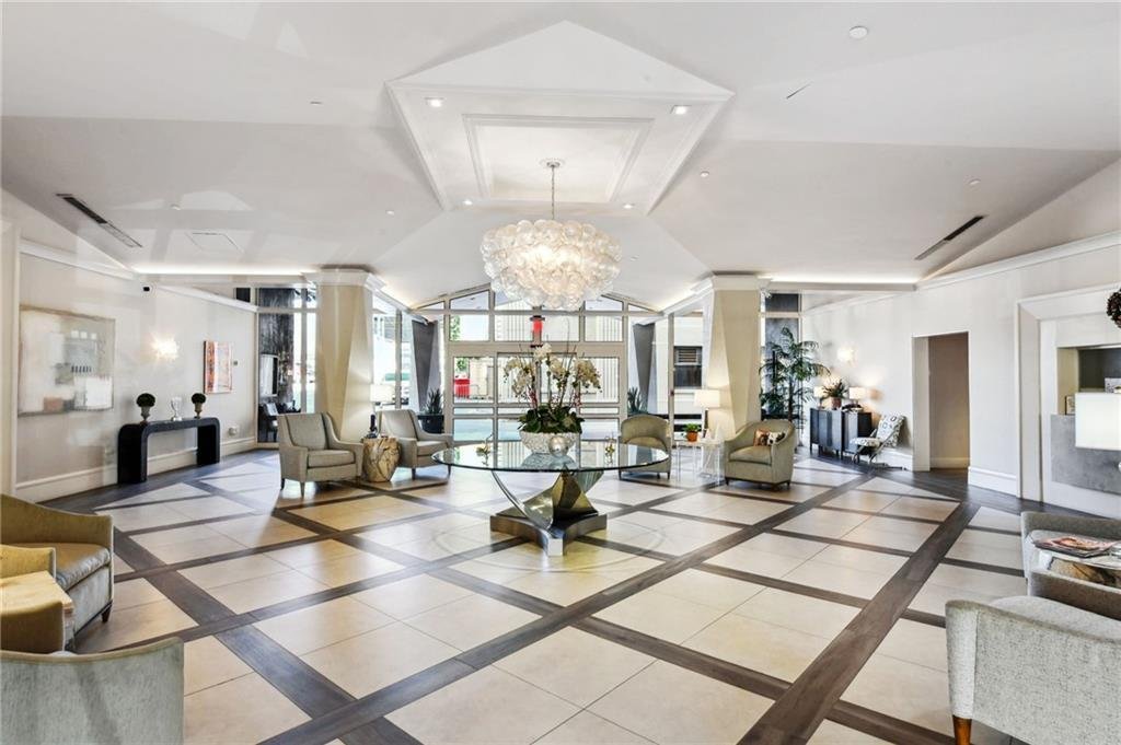 Condo in New Orleans, Louisiana, United States 4 - 18905613