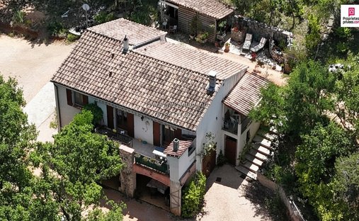 Villa in Esparron-de-Verdon, Provence-Alpes-Côte d'Azur, France 1
