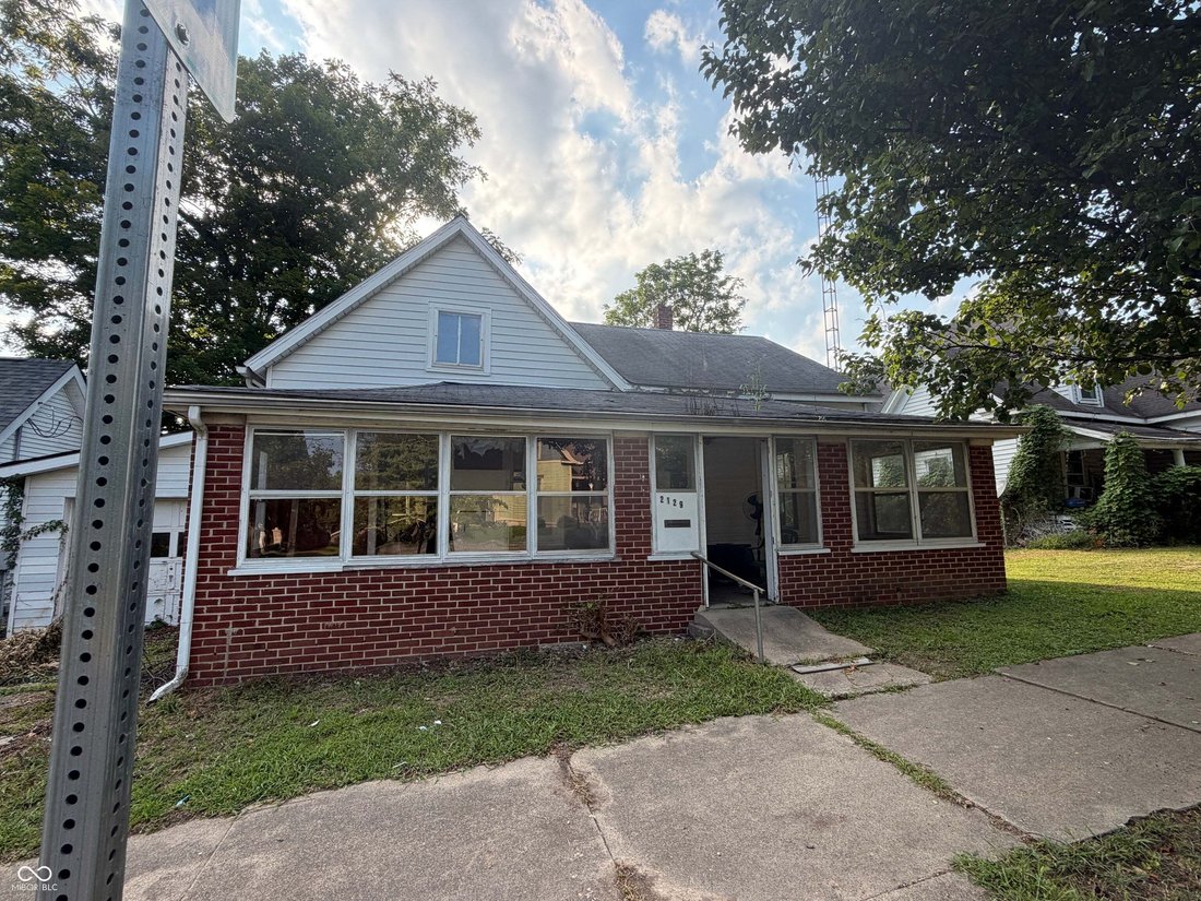 House in Bedford, Indiana, United States 2 - 18908801