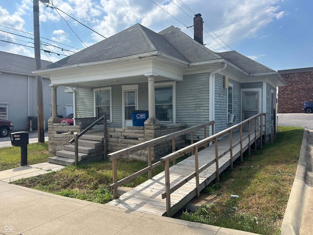 House in Bedford, Indiana, United States 2 - 18908787