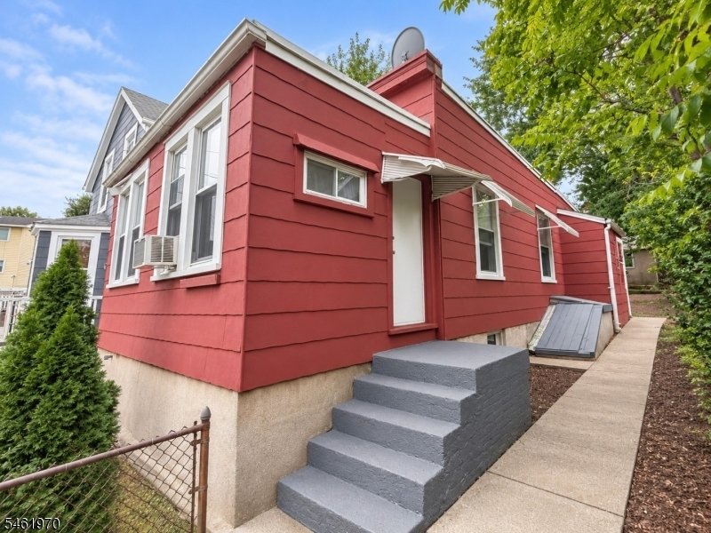 House in North Bergen, New Jersey, United States 1 - 18916878