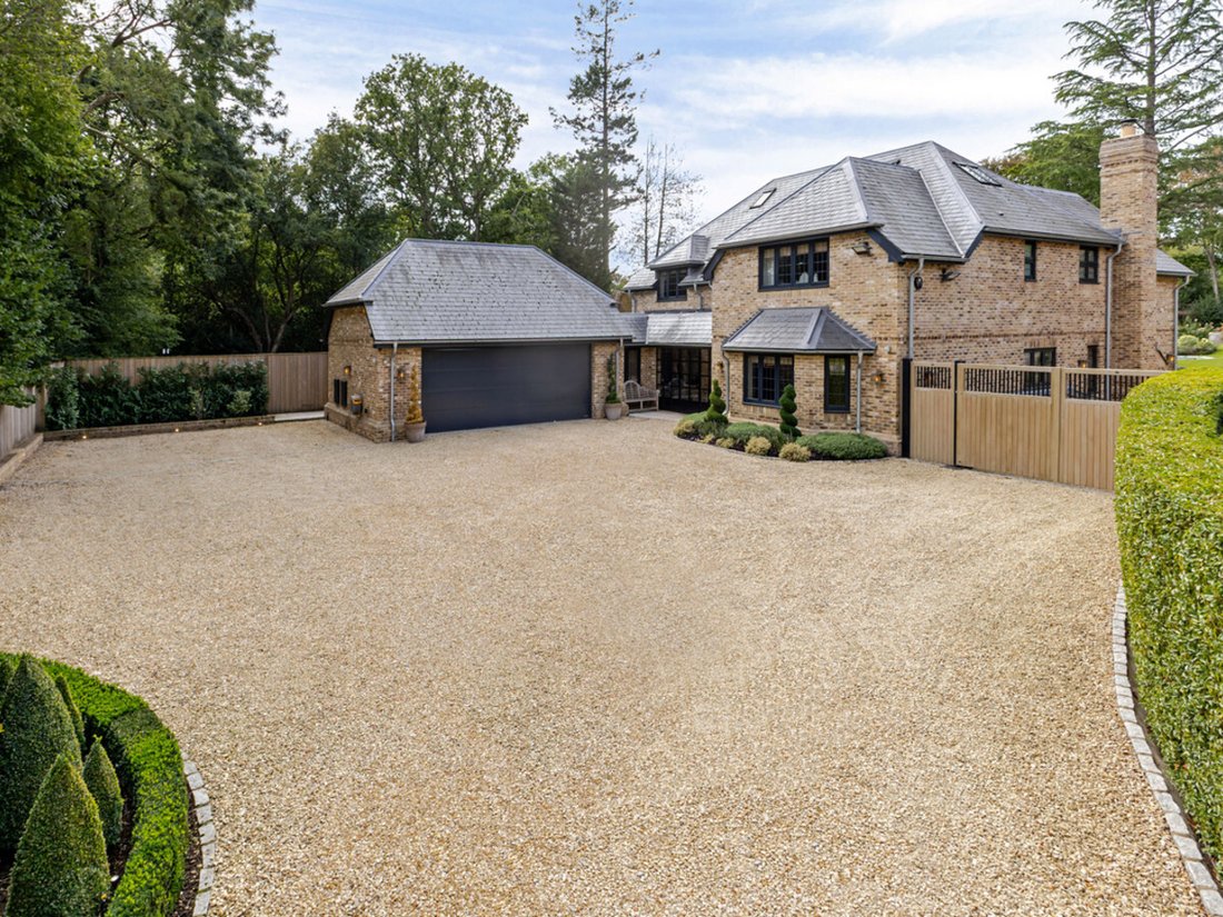 House in Amersham, England 1 - 18911235