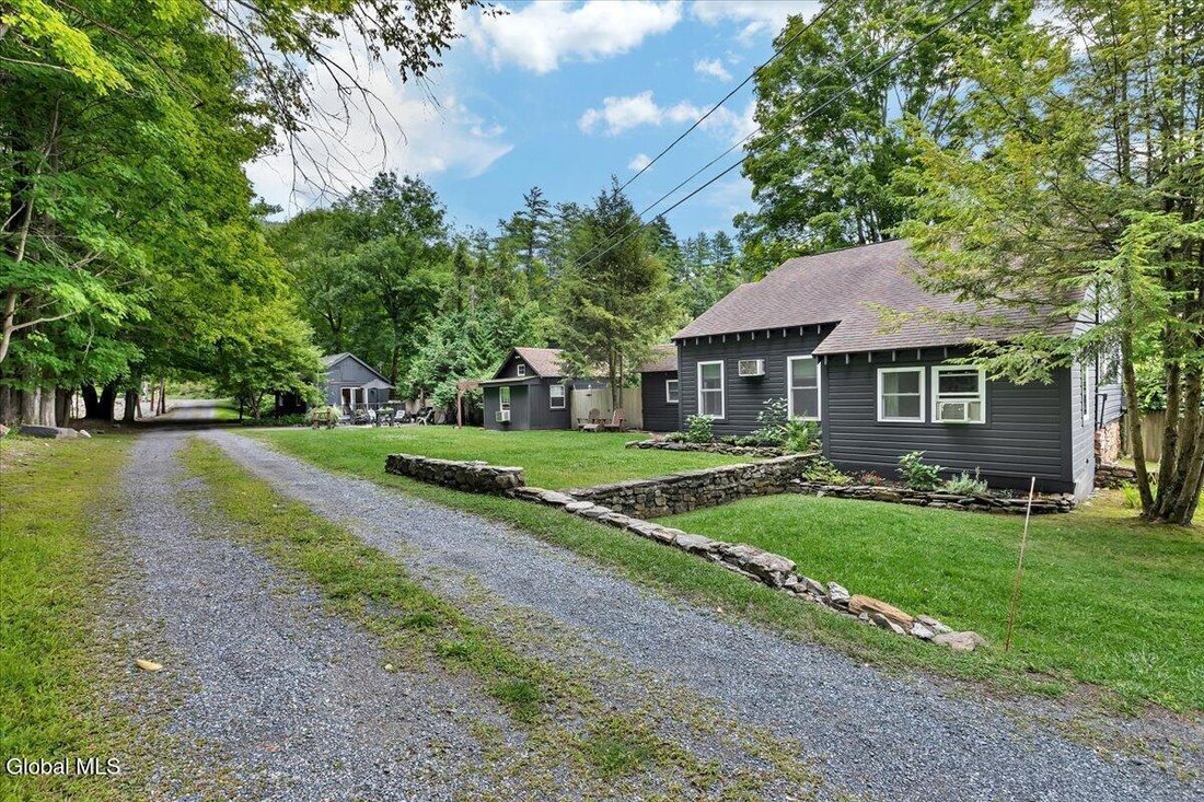 House in Queensbury, New York, United States 3 - 18534229