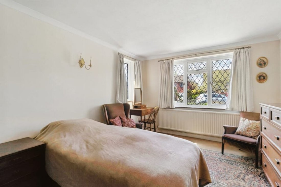 House in Farnham Royal, England 5 - 17669934