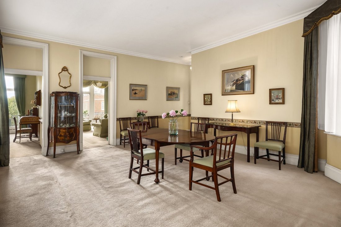 Apartment in Campden Hill, Kensington And Chelsea, England 4 - 18906975