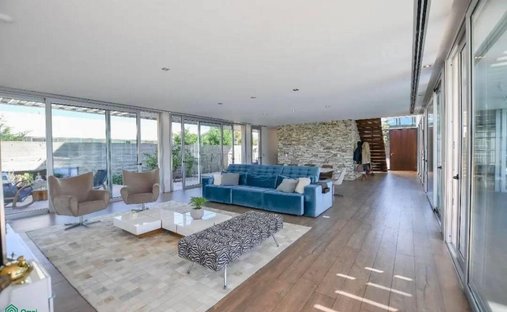 House in Manuel B. Gonnet, Buenos Aires Province, Argentina 1