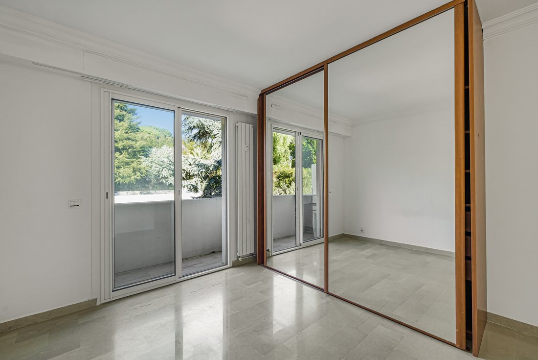 Apartment in Saint Nicolas, Cannes, France 5 - 18912676