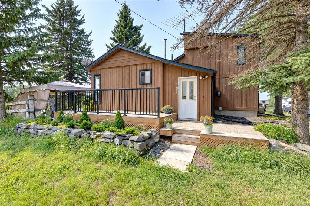 House in Foothills, Alberta, Canada 1 - 18921472