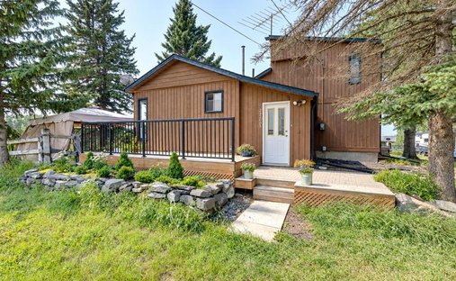 House in Foothills, Alberta, Canada 1