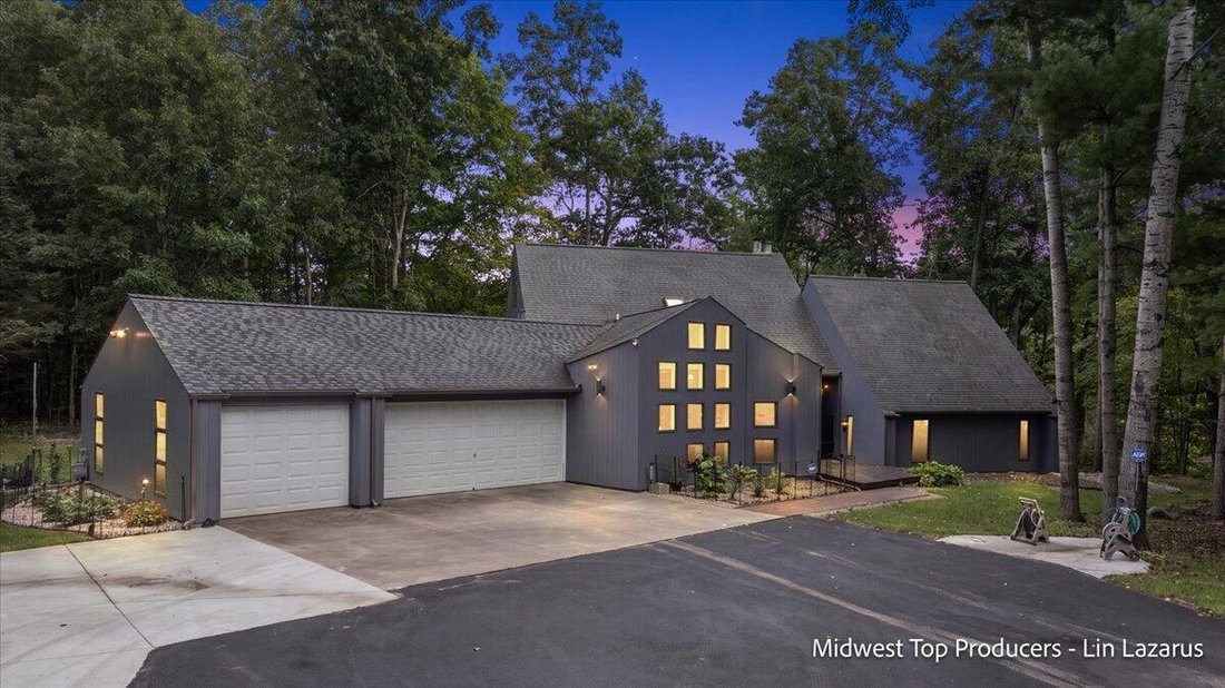 Maison à Big Rapids, Michigan, États-Unis 1 - 18906542