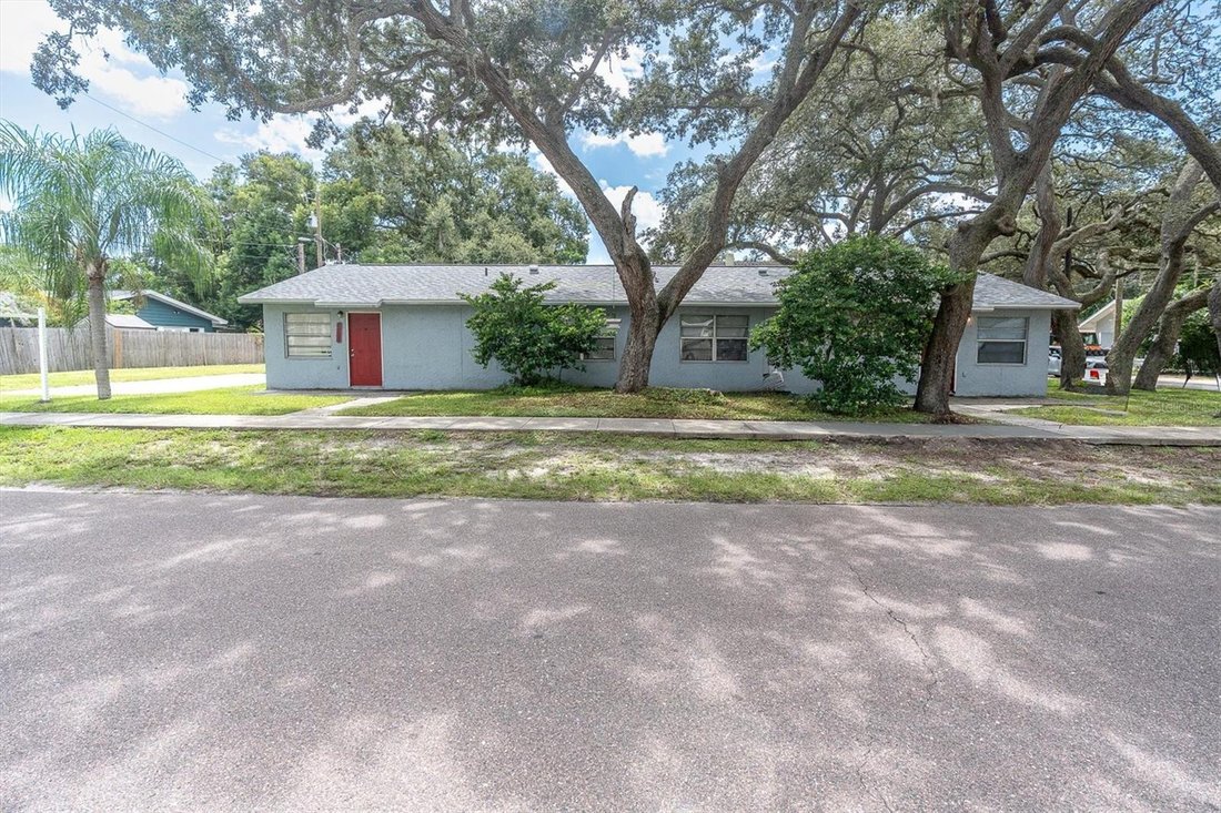 Largo, Florida, United States 4 - 18909104