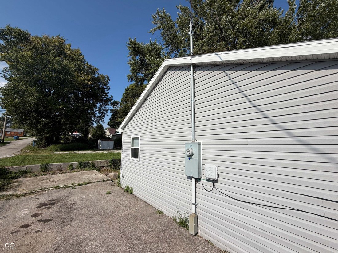 House in Bedford, Indiana, United States 5 - 18908755