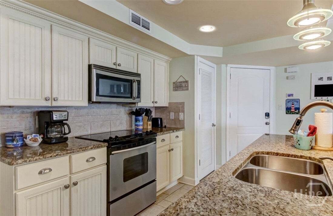 Condo in Tybee Island, Georgia, United States 5 - 18909762