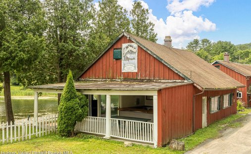 House in Canaan, New York, United States 1