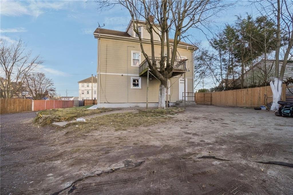 Cranston, Rhode Island, United States 4 - 18907054