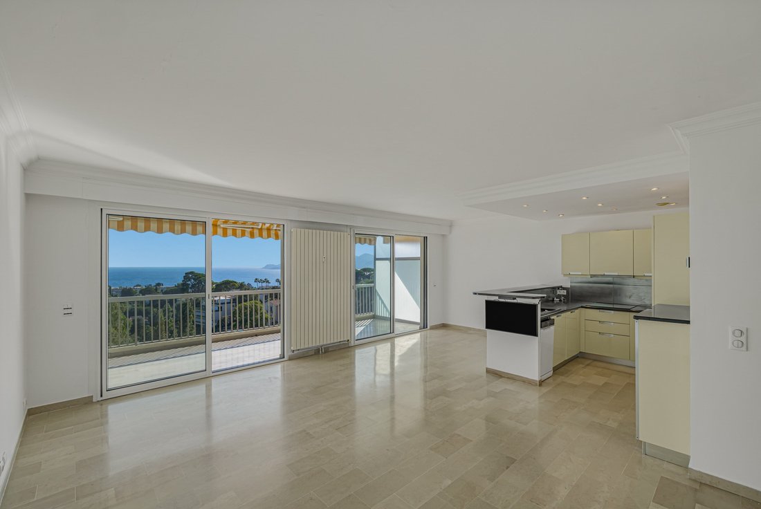 Apartment in Saint Nicolas, Cannes, France 3 - 18912676
