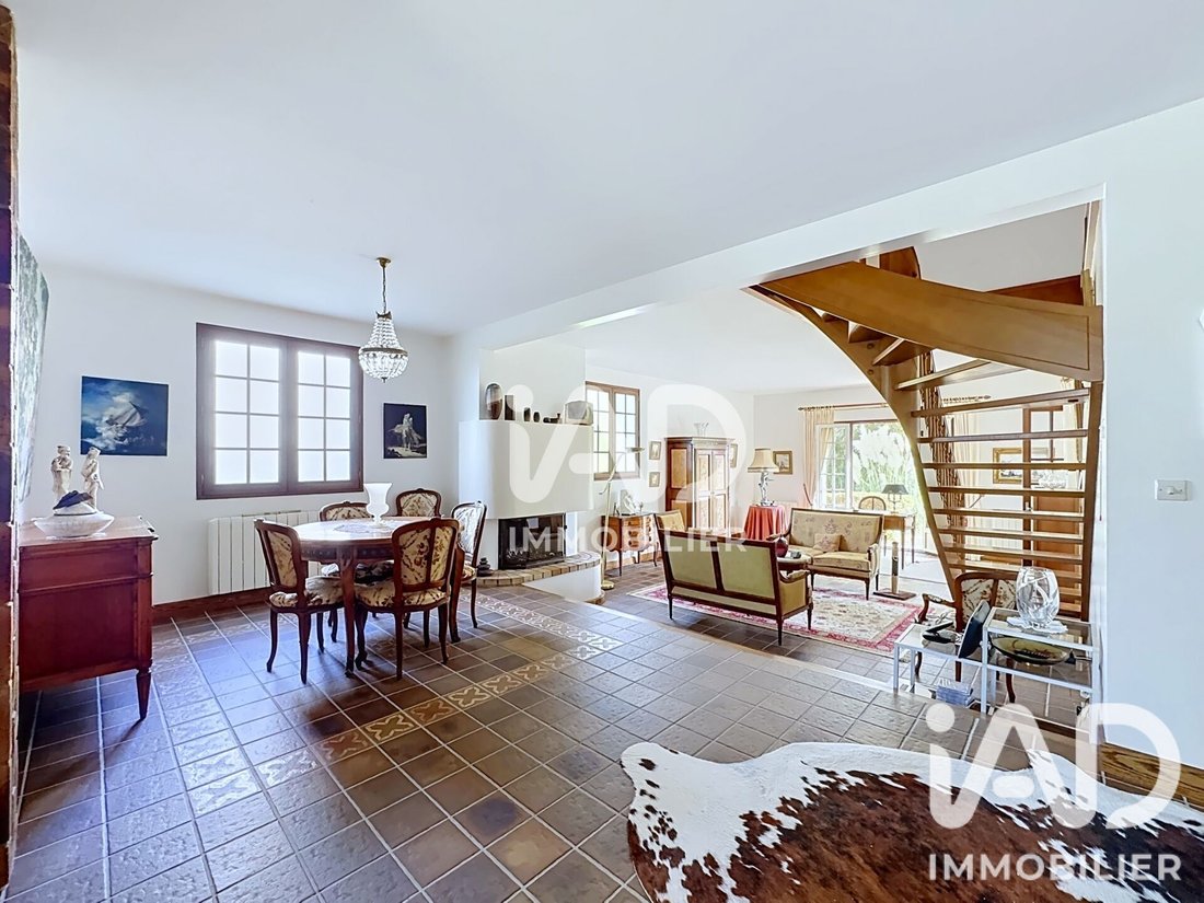 House in Varennes-Jarcy, Ile-de-France, France 2 - 18916540