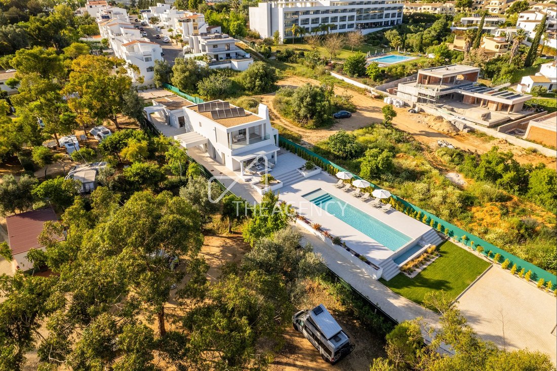 Villa in Alvor, Algarve, Portugal 2 - 18911372