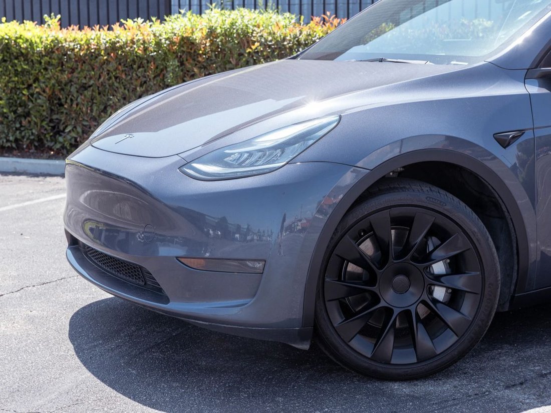 Suv in Azusa, CA, United States 5 - 18918062