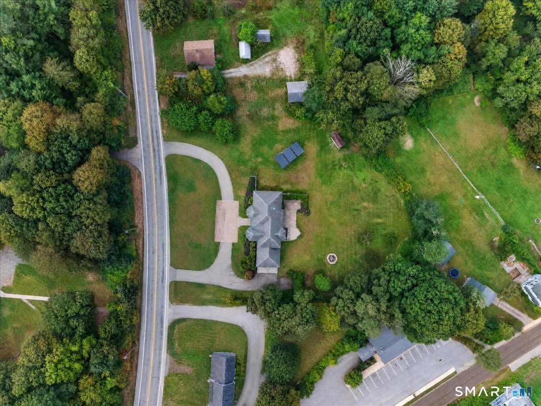 House in Voluntown, Connecticut, United States 2 - 18918950
