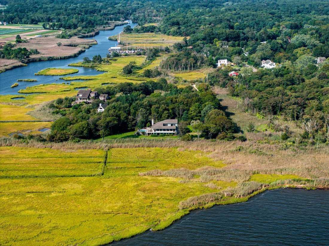 House in Yaphank, New York, United States 3 - 18905988