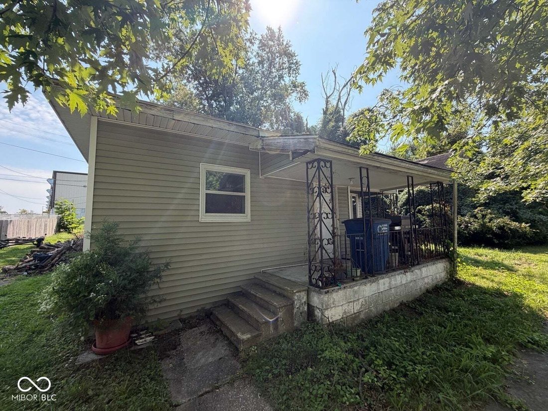 House in Bedford, Indiana, United States 2 - 18908860