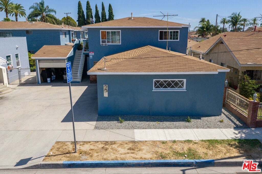 Huntington Park, California, United States 5 - 18908875