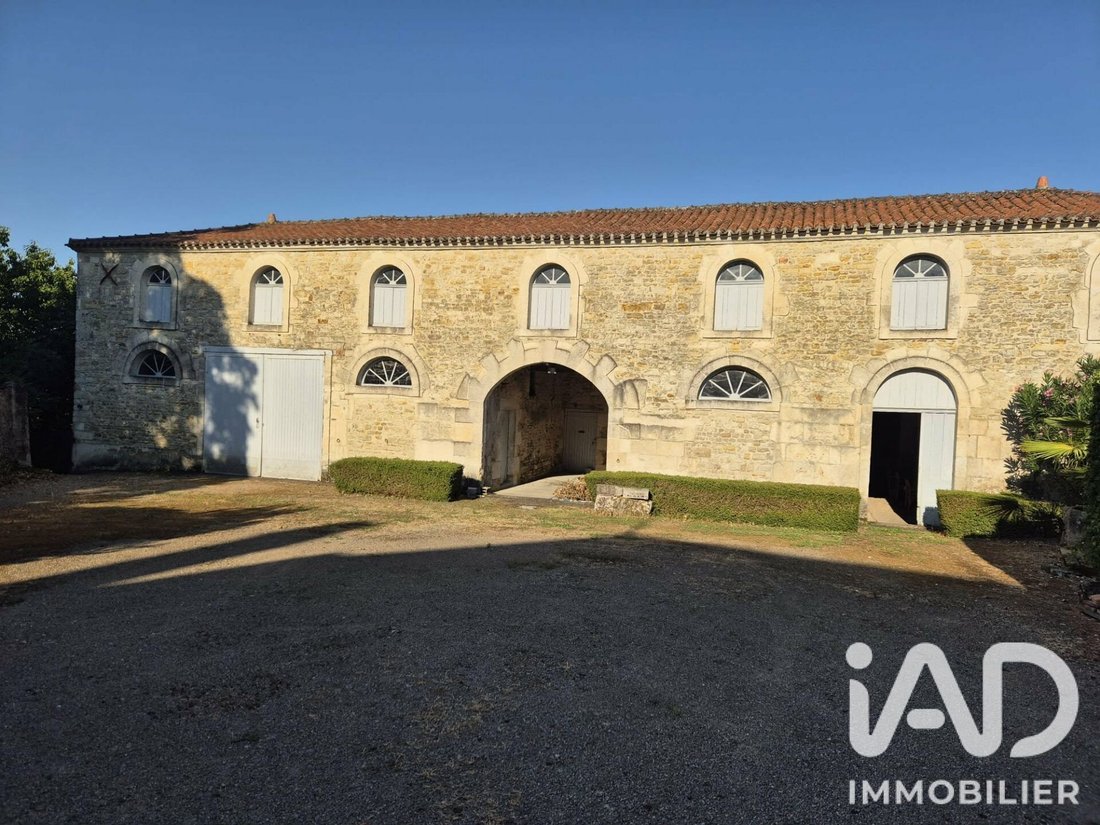 House in Sainte-Hermine, Saint-Jean-d'Hermine, France 1 - 18920027
