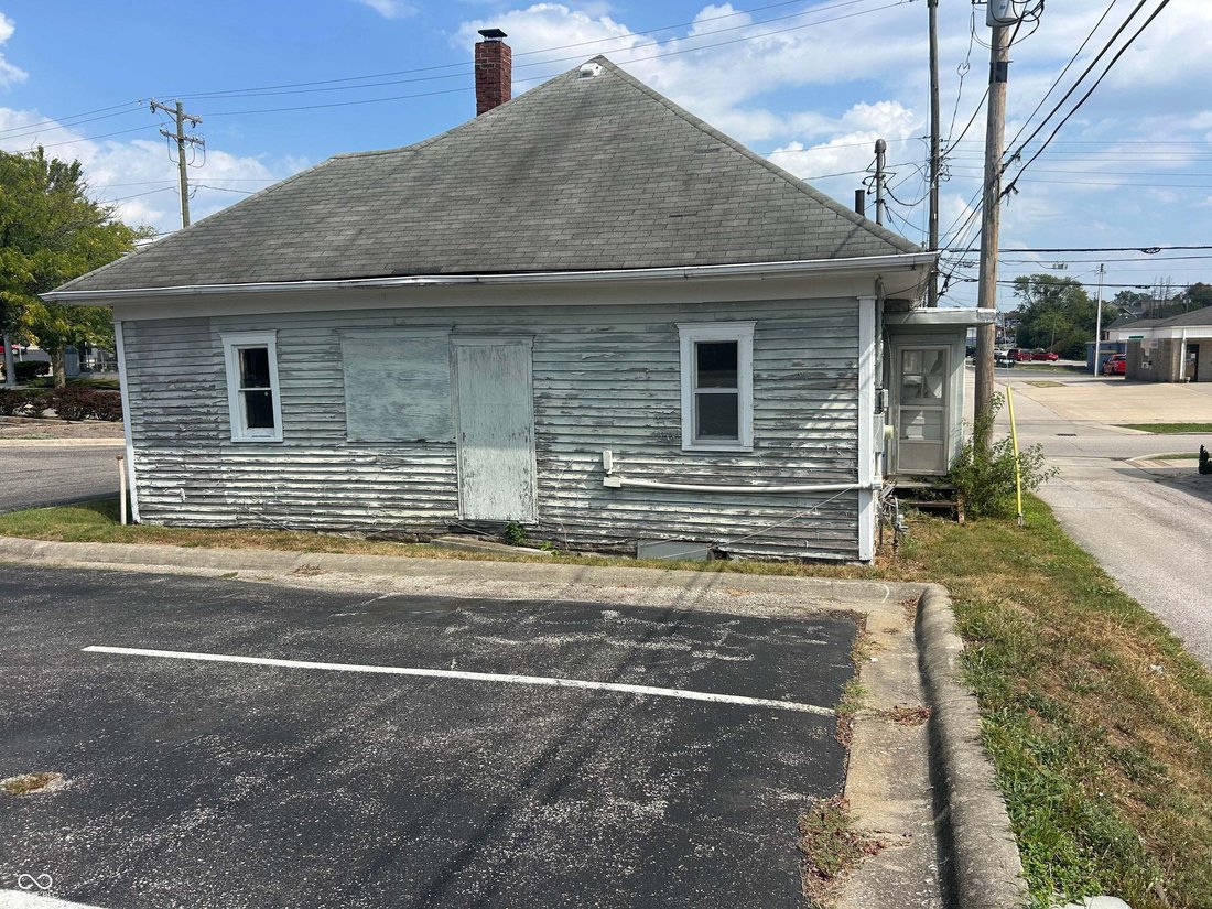 House in Bedford, Indiana, United States 5 - 18908787