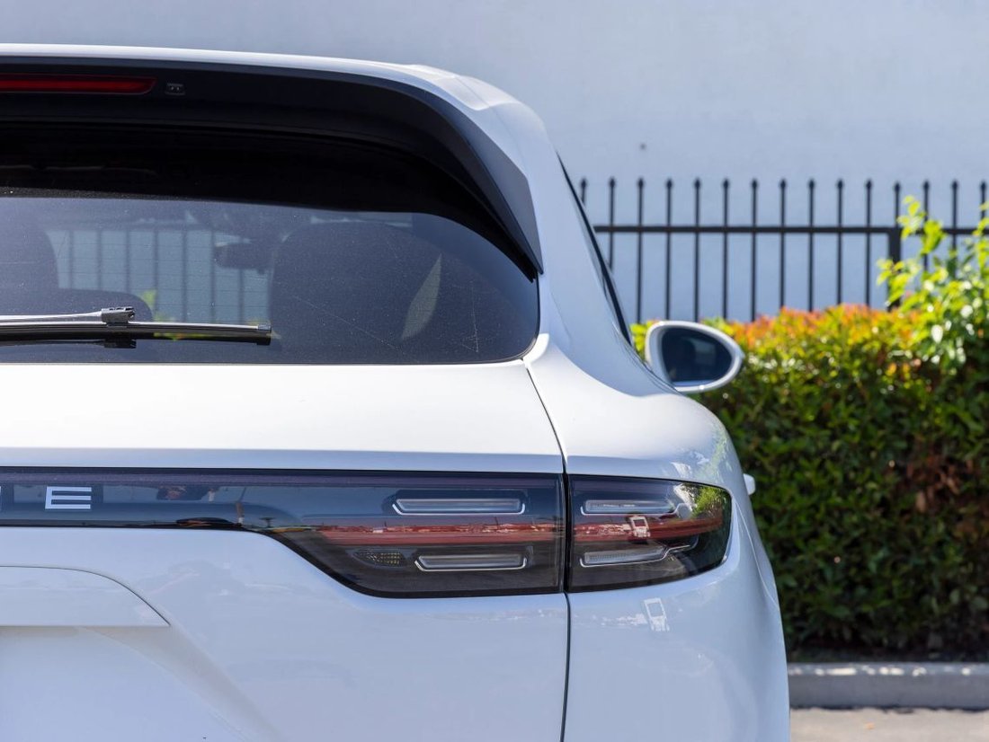 Suv in Azusa, CA, United States 5 - 18853621