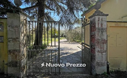 Villa in Crespina, Tuscany, Italy 1