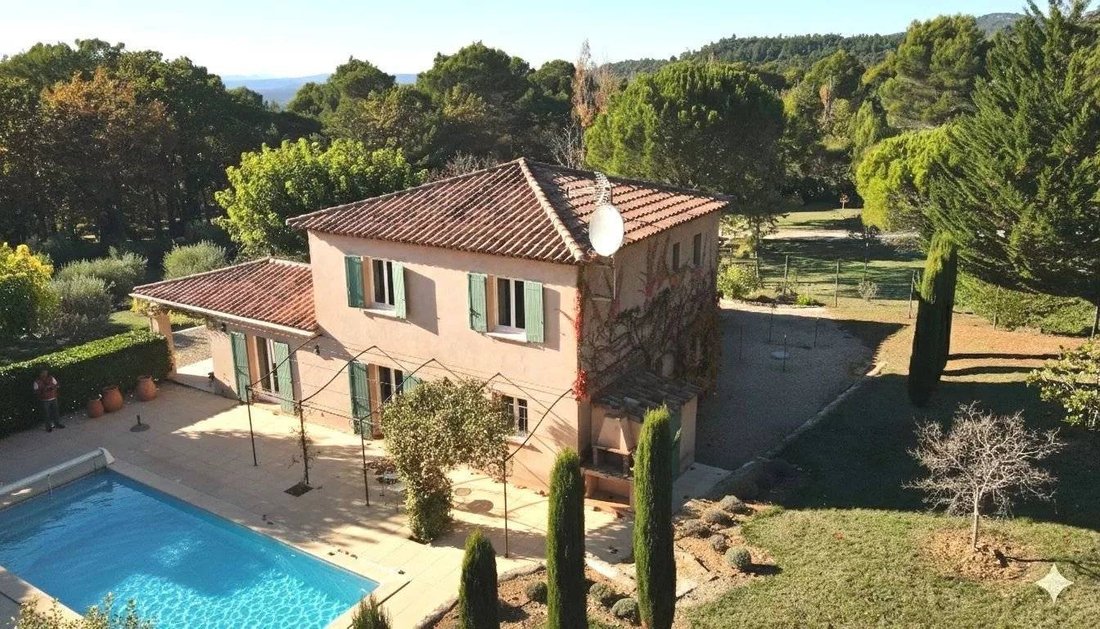 Casa en Tourtour, Provenza-Alpes-Costa Azul, Francia 1 - 16575961