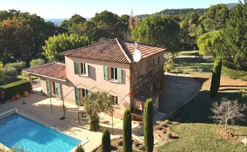 Maison à Tourtour, Provence-Alpes-Côte d'Azur, France 1