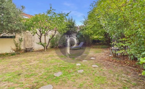 House in Ouest, Igny, France 1